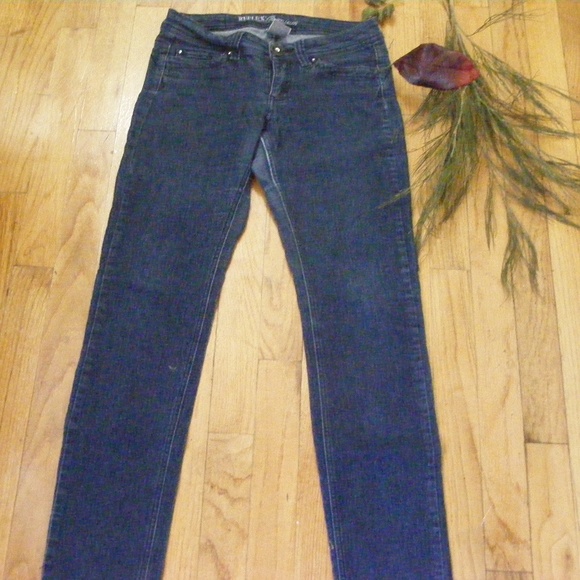 Reflex Premium Straight Leg Jeans Size 8 EUC - Picture 2 of 8